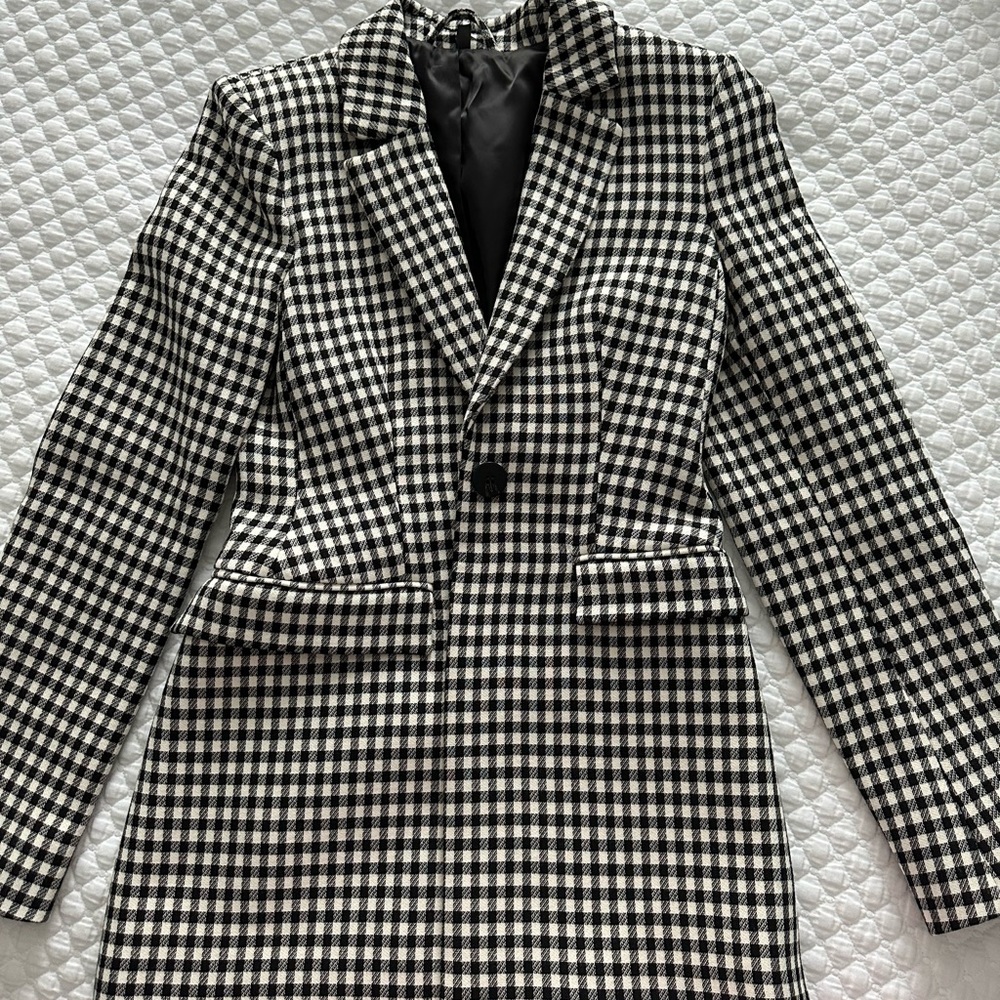 New without tags blazer, size 0 US